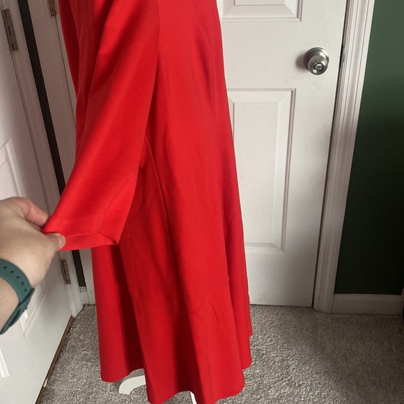 The best red dress! - Picture 2 of 6